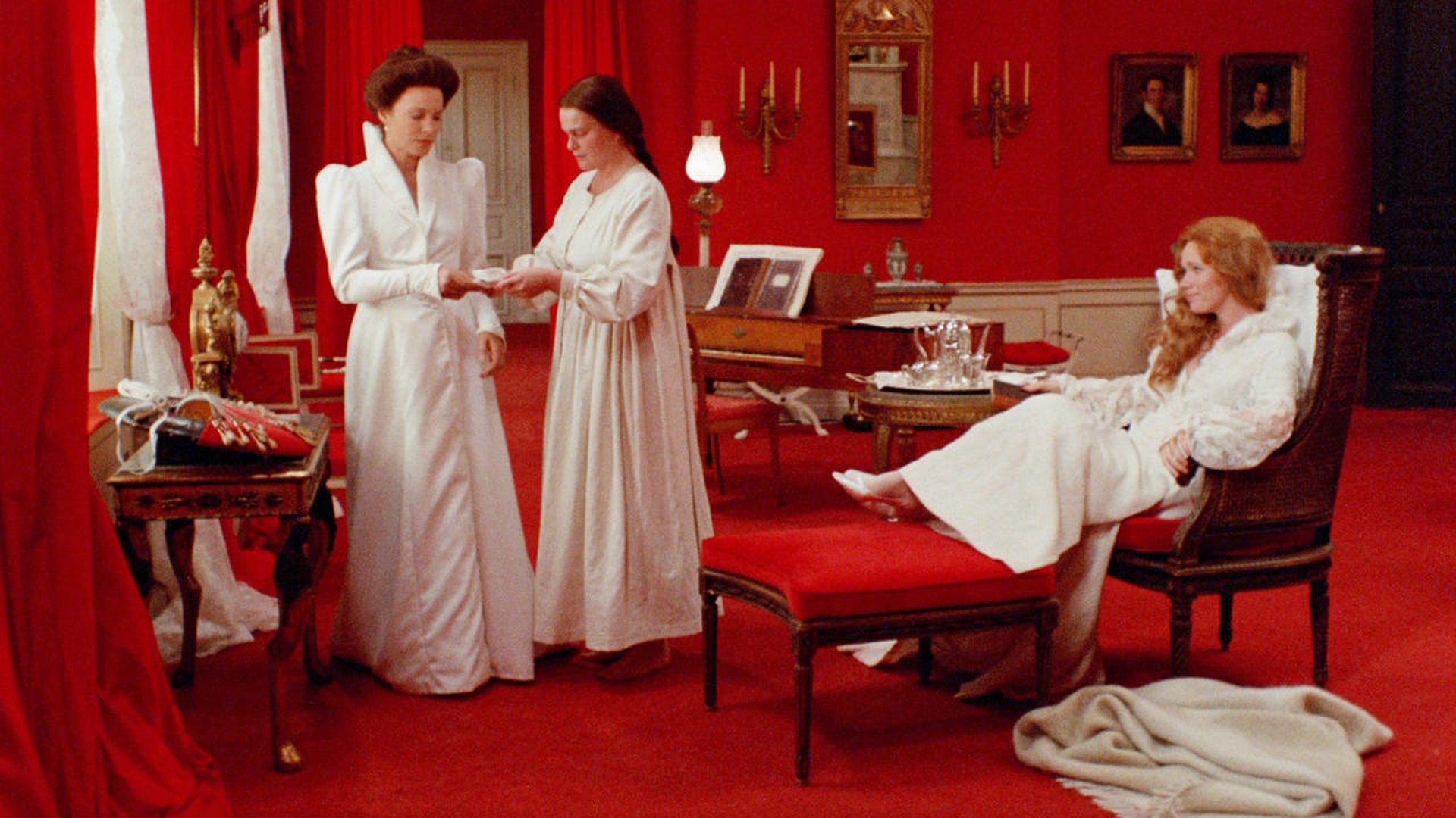 Cries and Whispers, still 1