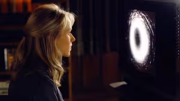 Rachel Keller (Naomi Watts) watching a television screen showing a vortex