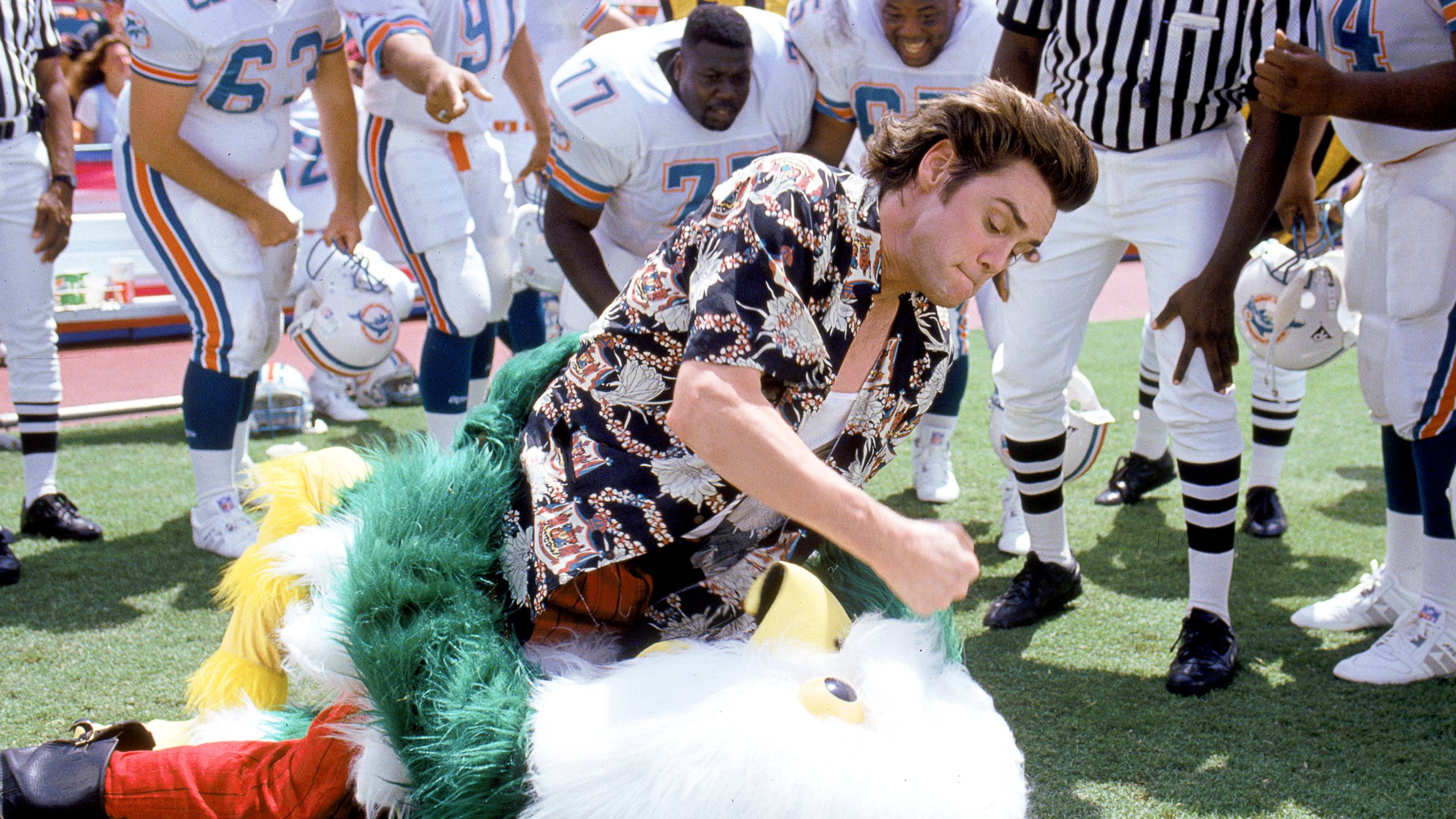 Ace Ventura: Pet Detective, still 2