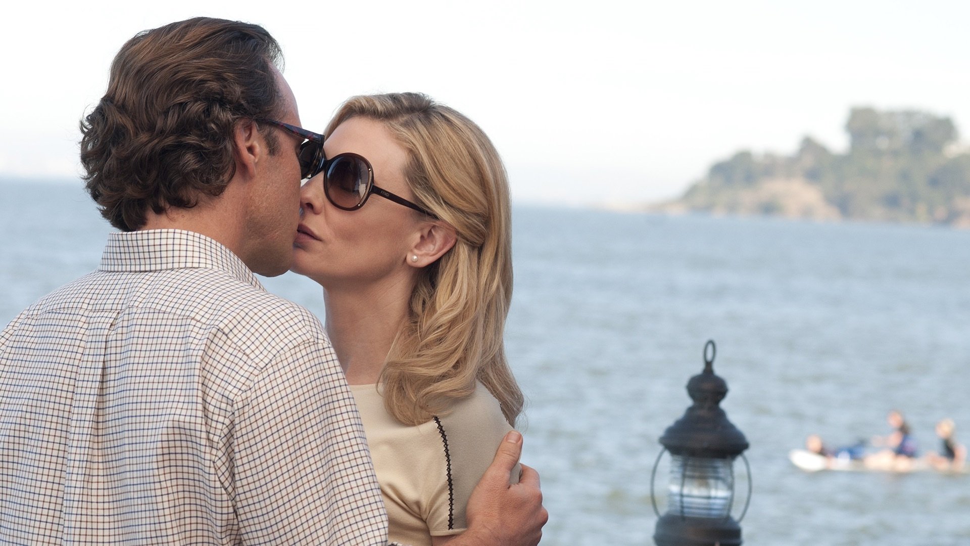 Blue Jasmine, still 2