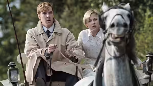 Christopher Tietjens (Benedict Cumberbatch) driving a carriage beside Valentine Wannop (Adelaide Clemens)