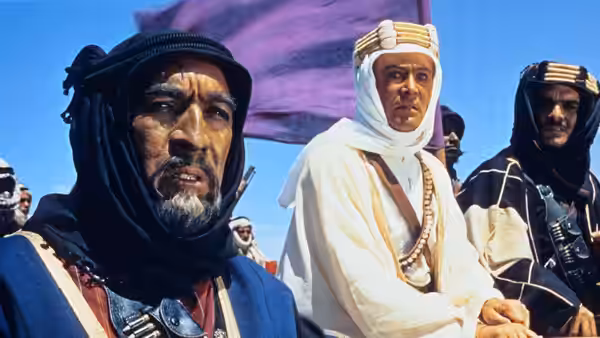 Auda abu Tayi (Anthony Quinn) and Prince Feisal (Alec Guinness) among their men