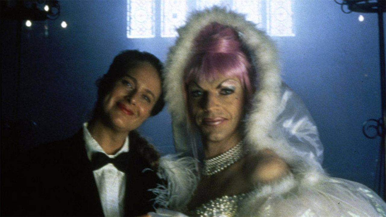 The Adventures of Priscilla, Queen of the Desert, still 3