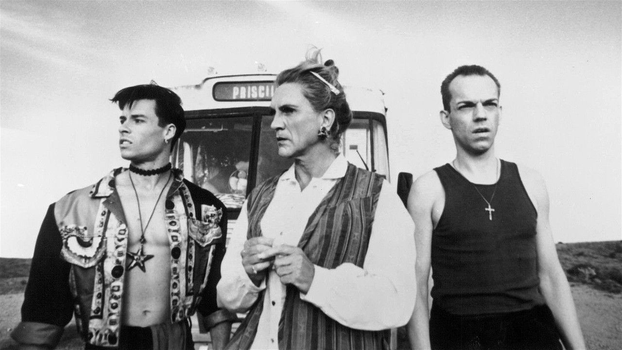 The Adventures of Priscilla, Queen of the Desert, still 4