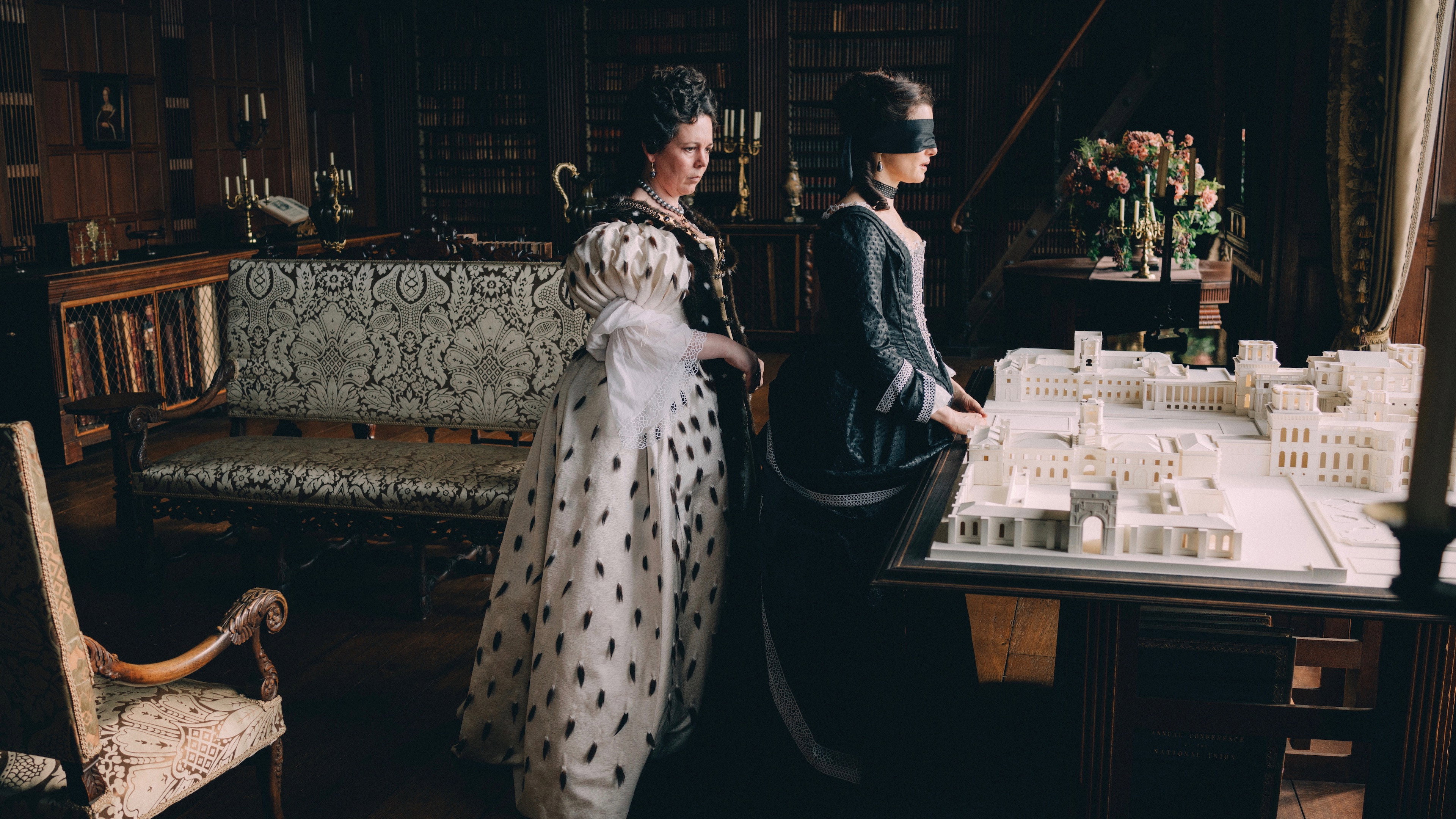 The Favourite, still 4