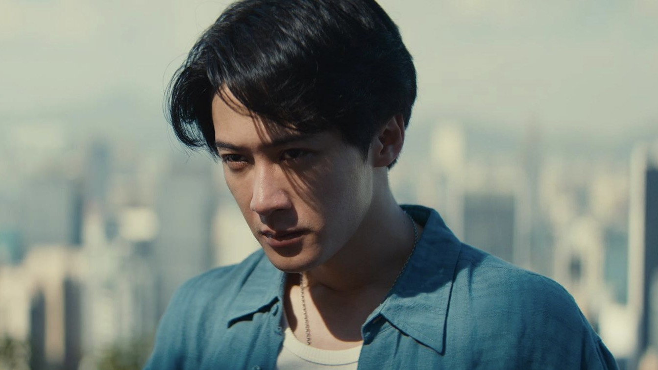 V, still 5