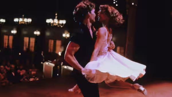 Johnny (Patrick Swayze) and Baby (Jennifer Grey) dancing on a stage