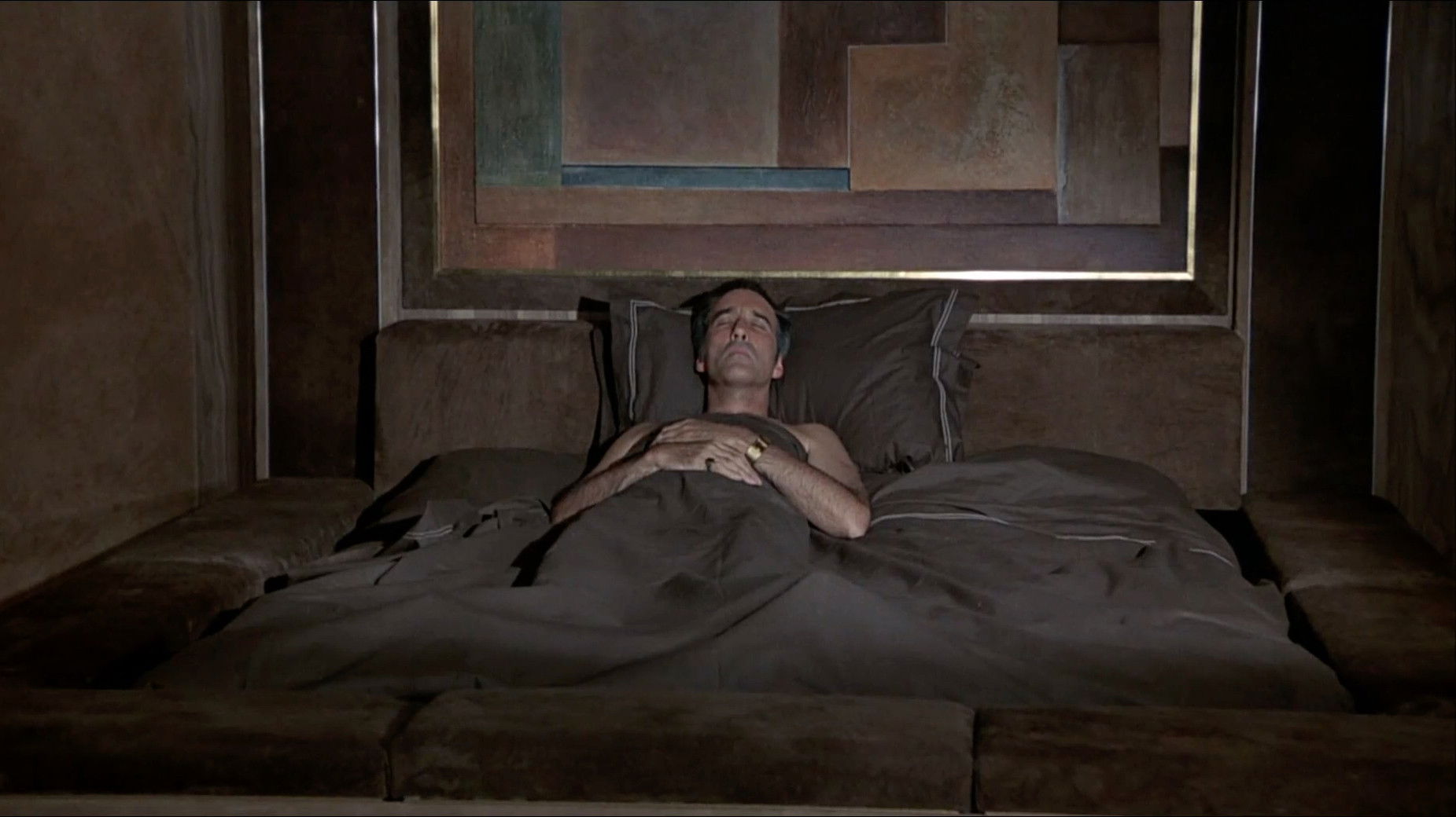 The Man with the Golden Gun, still 3