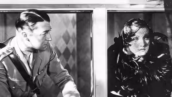Shanghai Express, still 4