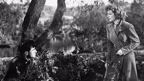 Mrs. Miniver, still 4