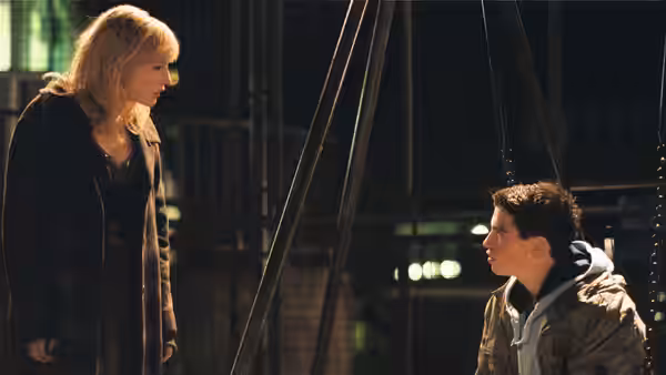 Sheba Hart (Cate Blanchett) stands before Steven Connolly (Andrew Simpson) at night