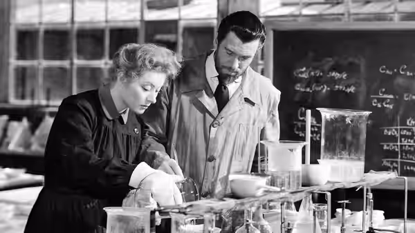 Madame Curie, still 1