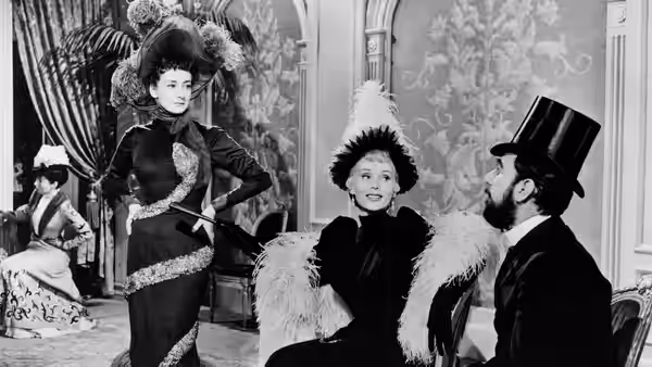 Moulin Rouge, still 3
