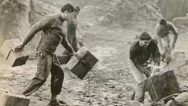 The Guns of Navarone, still 2