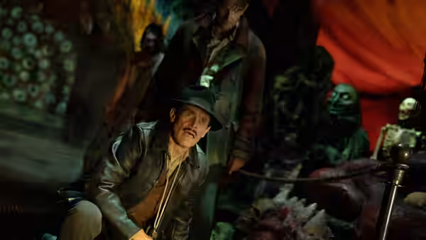 A scene from Nightmare Alley (4)