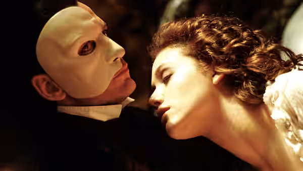 The Phantom and Christine face to face in close proximity