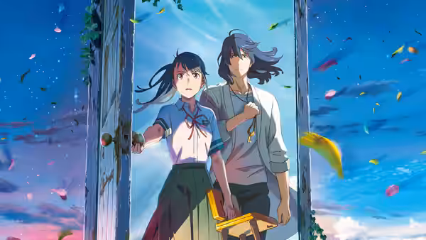 Suzume (Nanoka Hara) and Souta (Hokuto Matsumura) standing in a doorway