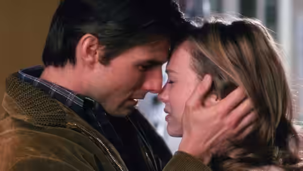 Jerry Maguire (Tom Cruise) and Dorothy Boyd (Renée Zellweger) touching foreheads