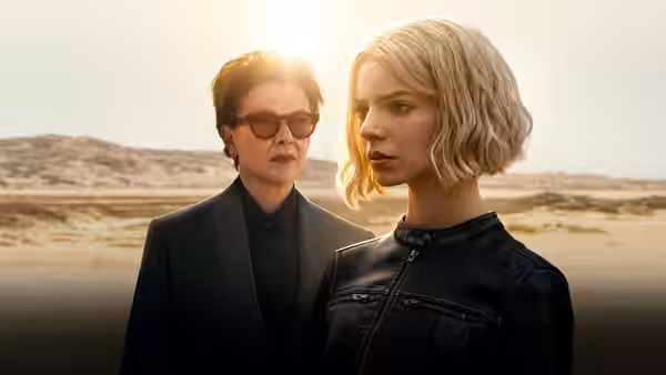 Priscilla Masterson (Annette Bening) and Lucky (Anya Taylor-Joy) in the desert