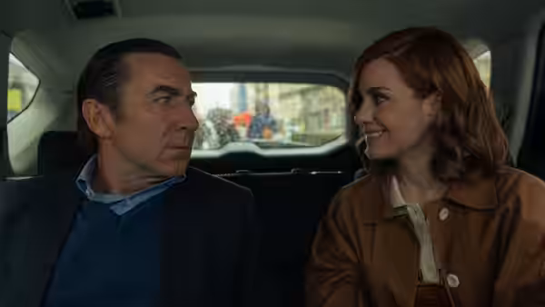 Don Leandro (Antonio de la Torre) and Sofía Carrington (Alexandra Jiménez) sit together in a car