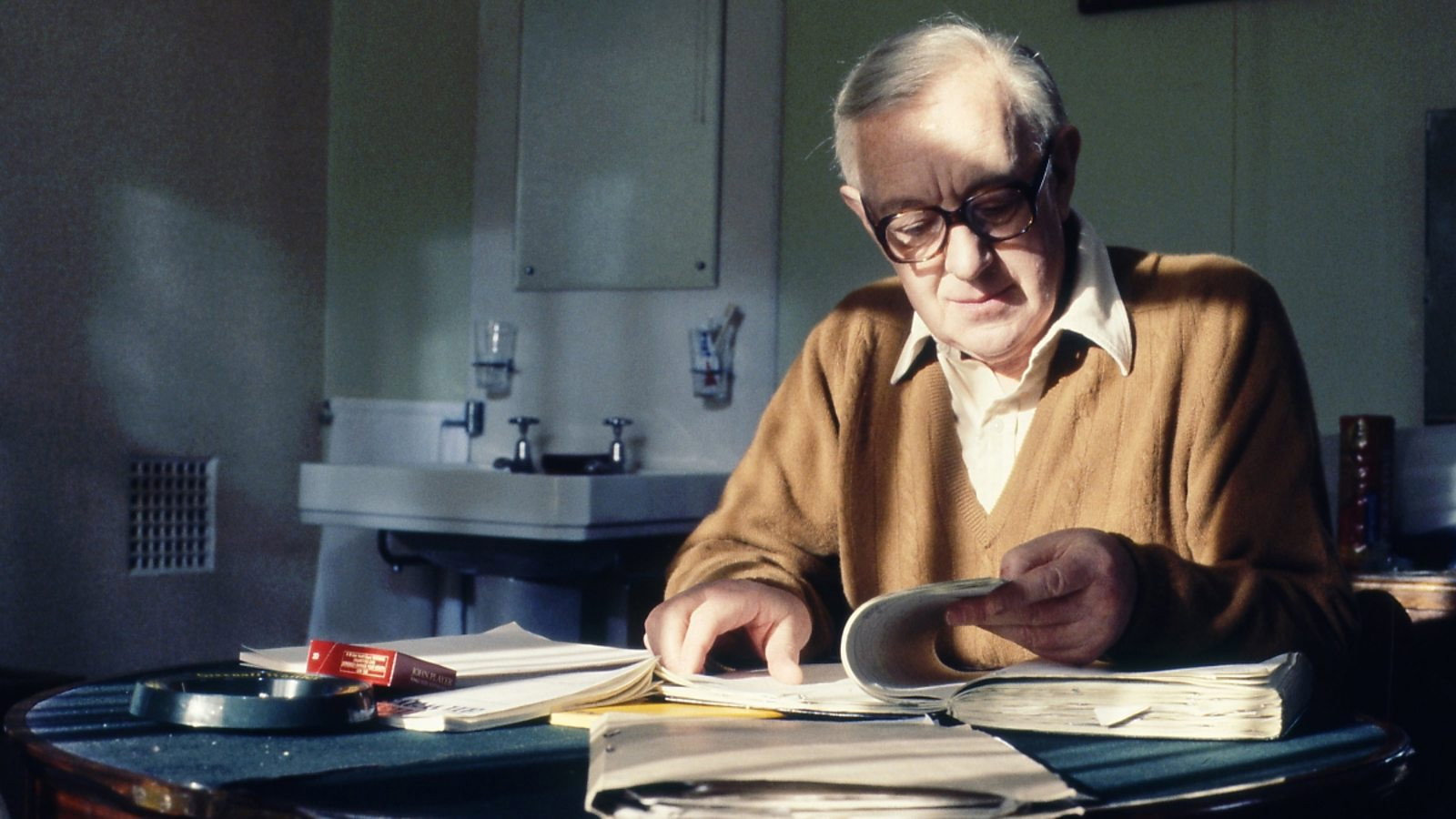 Tinker Tailor Soldier Spy, still 3