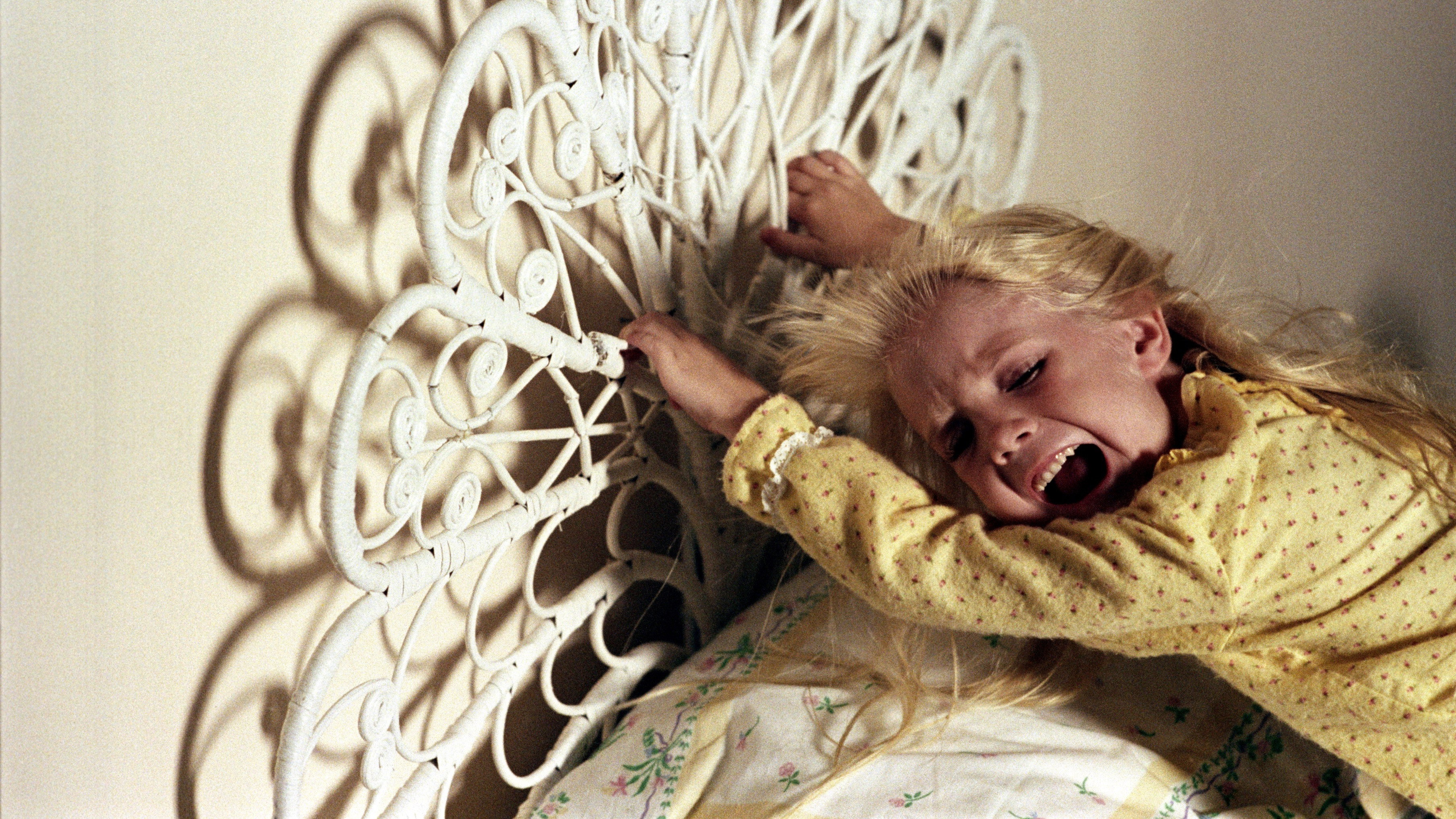Poltergeist, still 3
