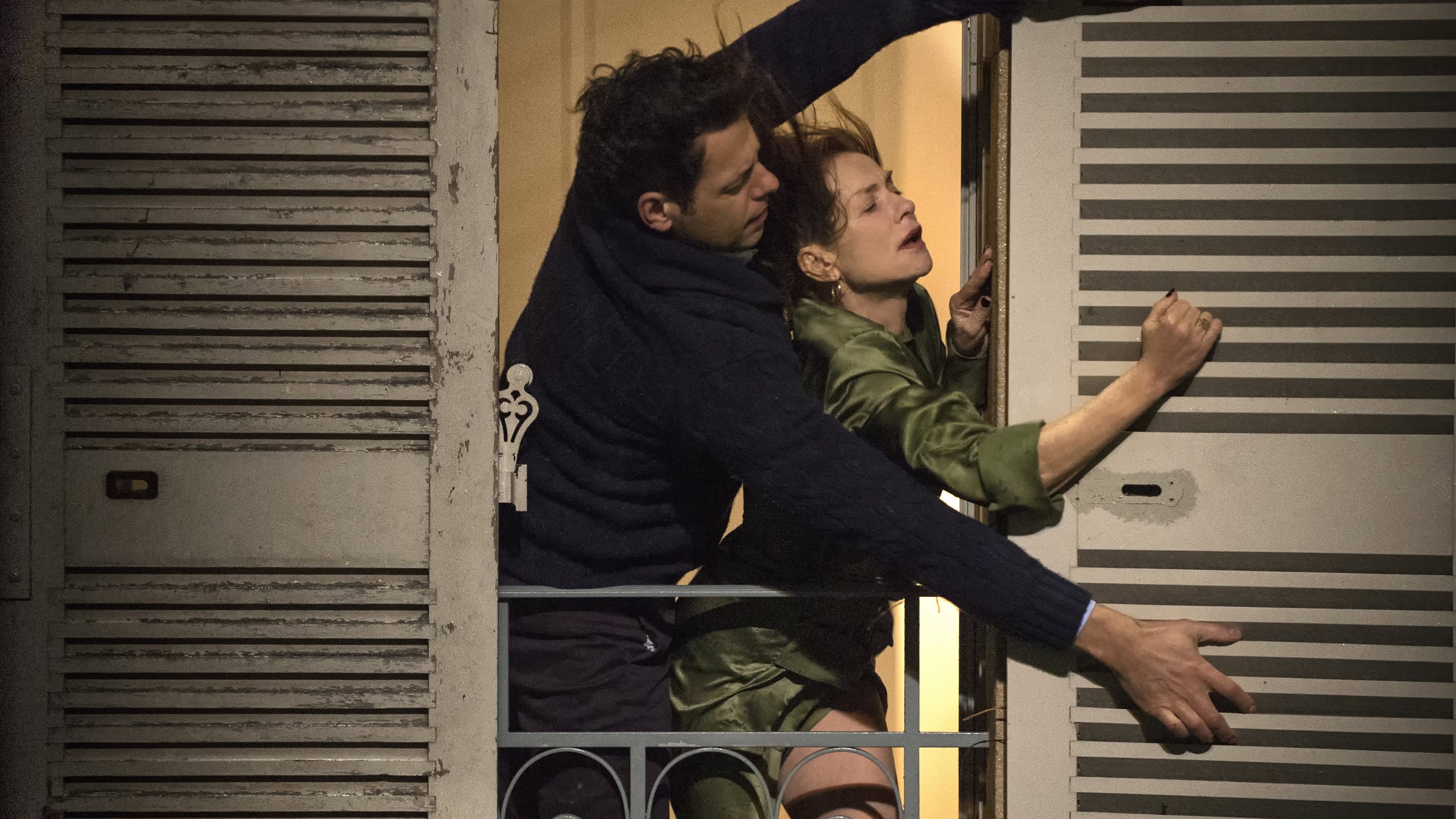 Elle, still 4