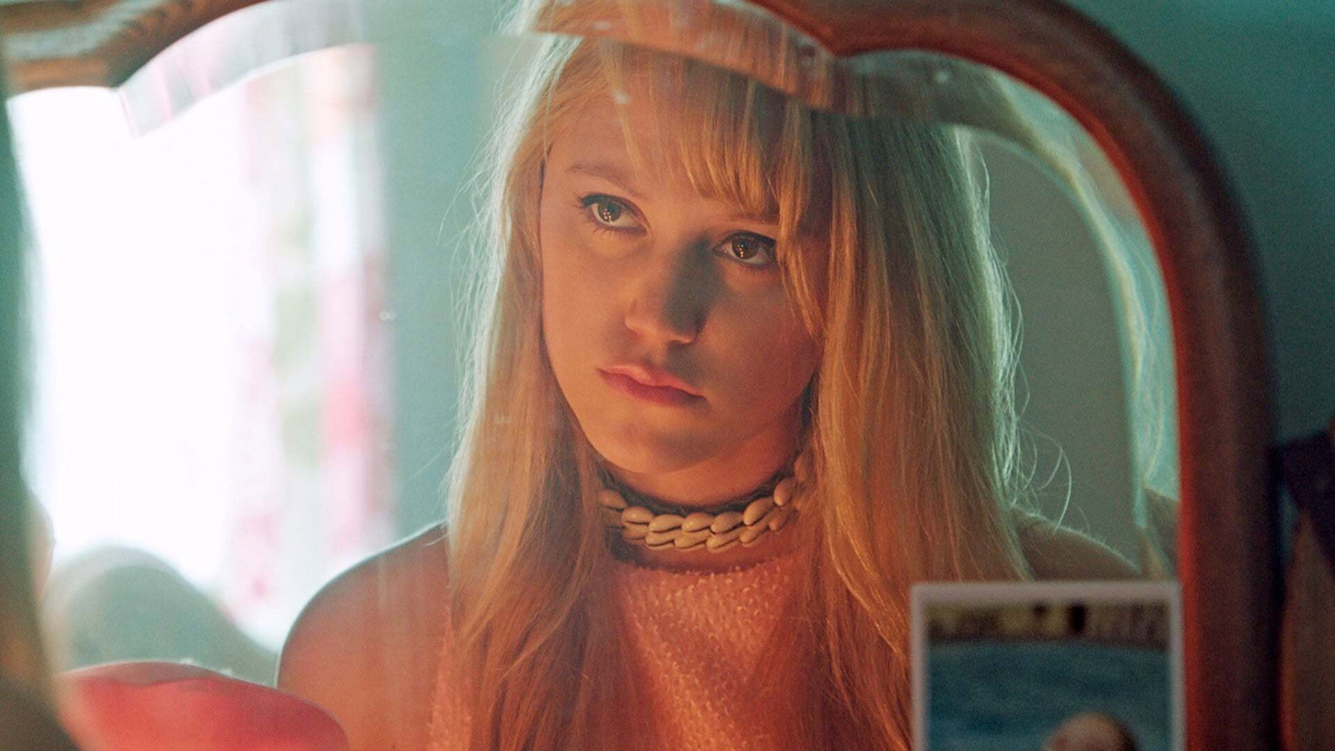 It Follows, still 3