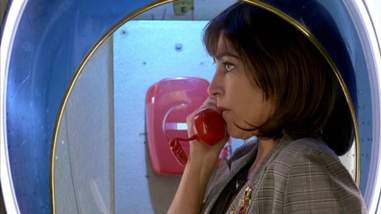 Women on the Verge of a Nervous Breakdown, still 2