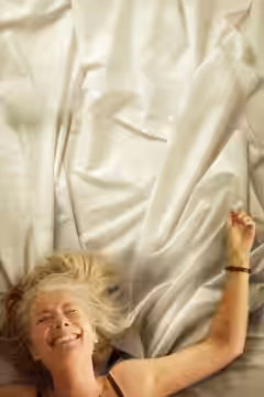 Good Luck to You, Leo Grande poster 5
