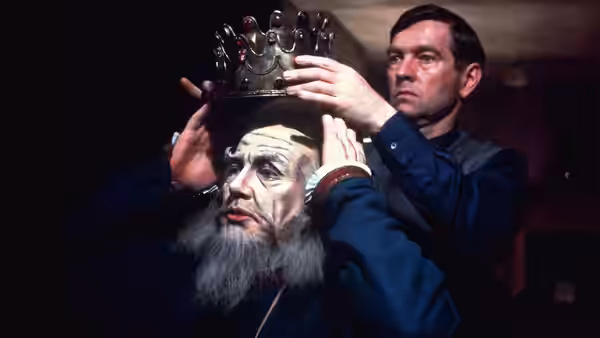The Dresser, still 1