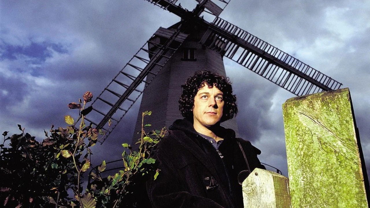 Jonathan Creek, still 3