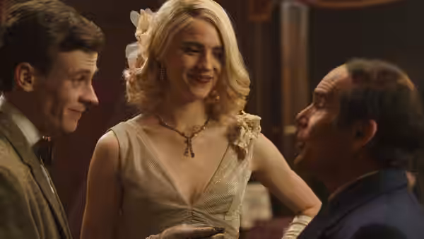 Lorenz Hart (Ethan Hawke) with Elizabeth Weiland (Margaret Qualley) and Richard Rodgers (Andrew Scott)