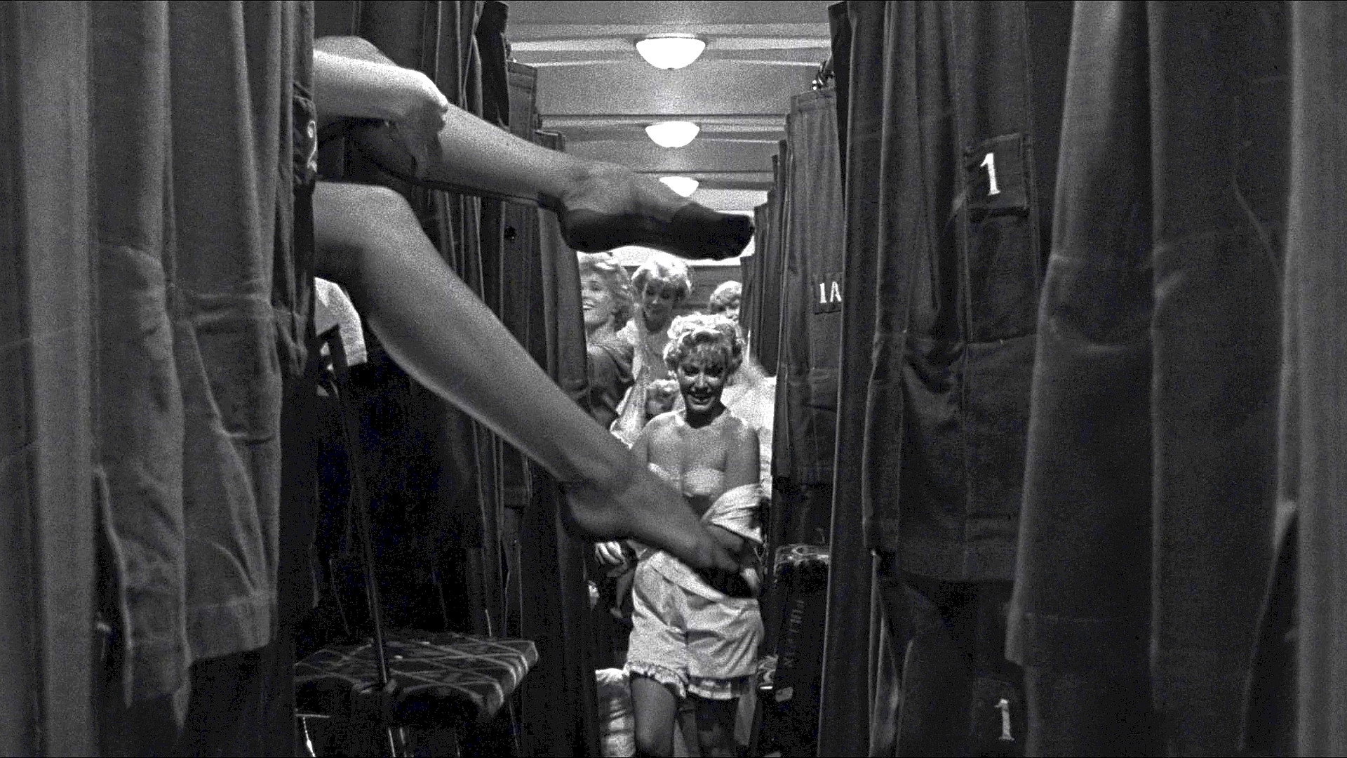 Some Like It Hot, still 3