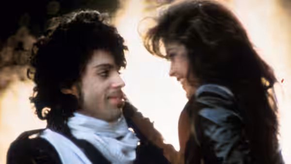 The Kid (Prince) and Apollonia (Apollonia Kotero) gaze at each other outdoors