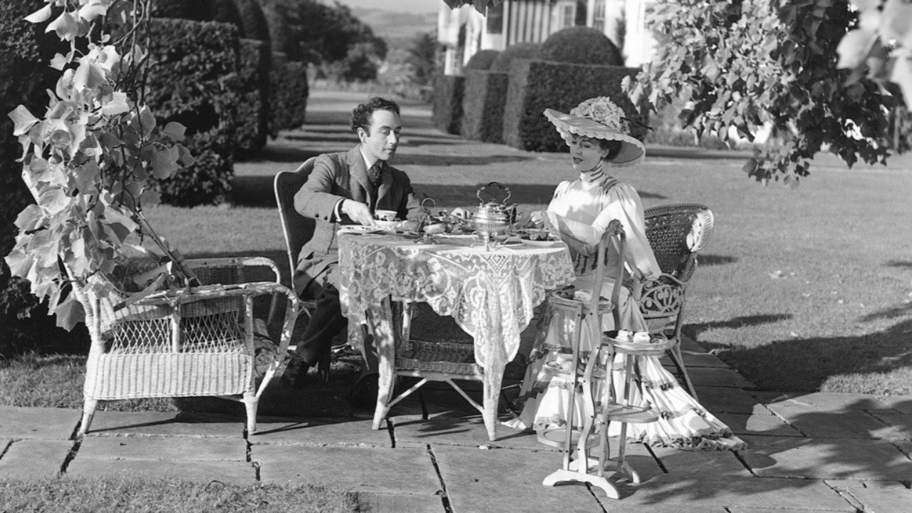 Kind Hearts and Coronets, still 6