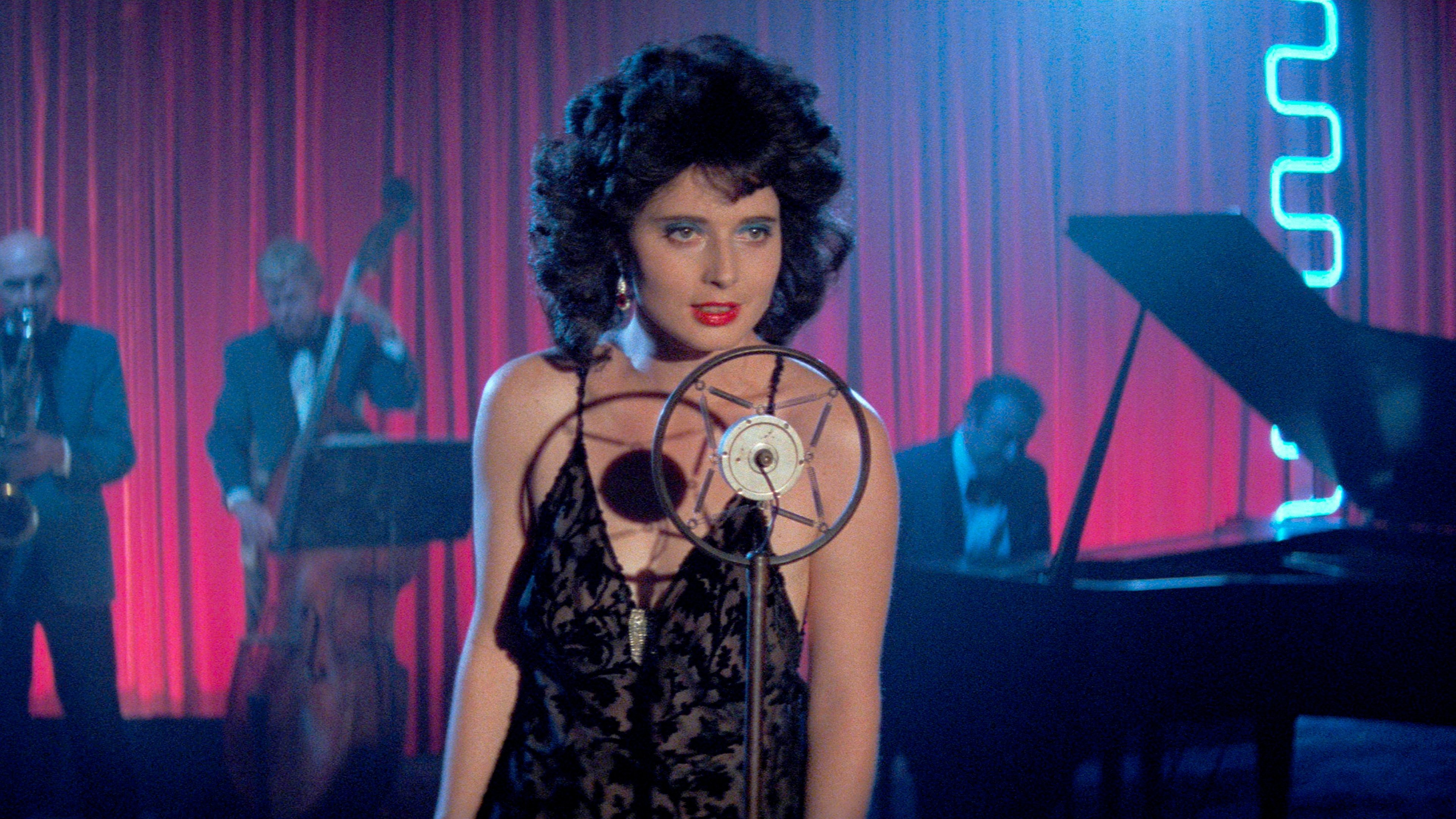 Blue Velvet, still 1