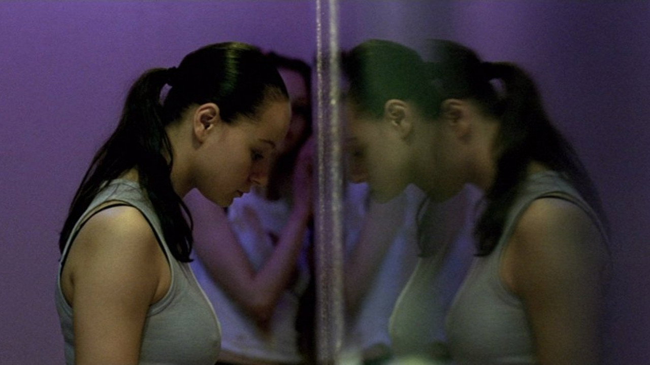 Morvern Callar, still 4