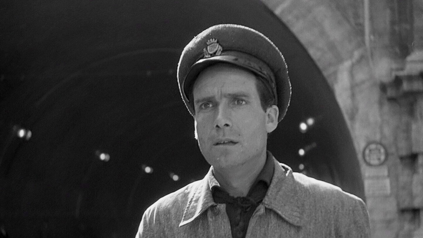 Bicycle Thieves, still 6