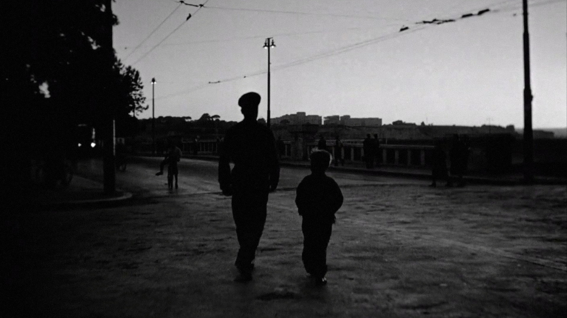 Bicycle Thieves, still 4
