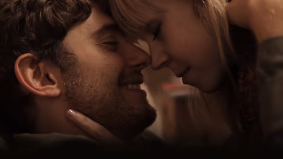 Victor (Julian Morris) and Kelly (Antonia Campbell-Hughes) kiss in close embrace