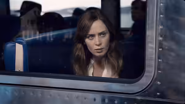 Rachel Watson (Emily Blunt) looks out through a train window
