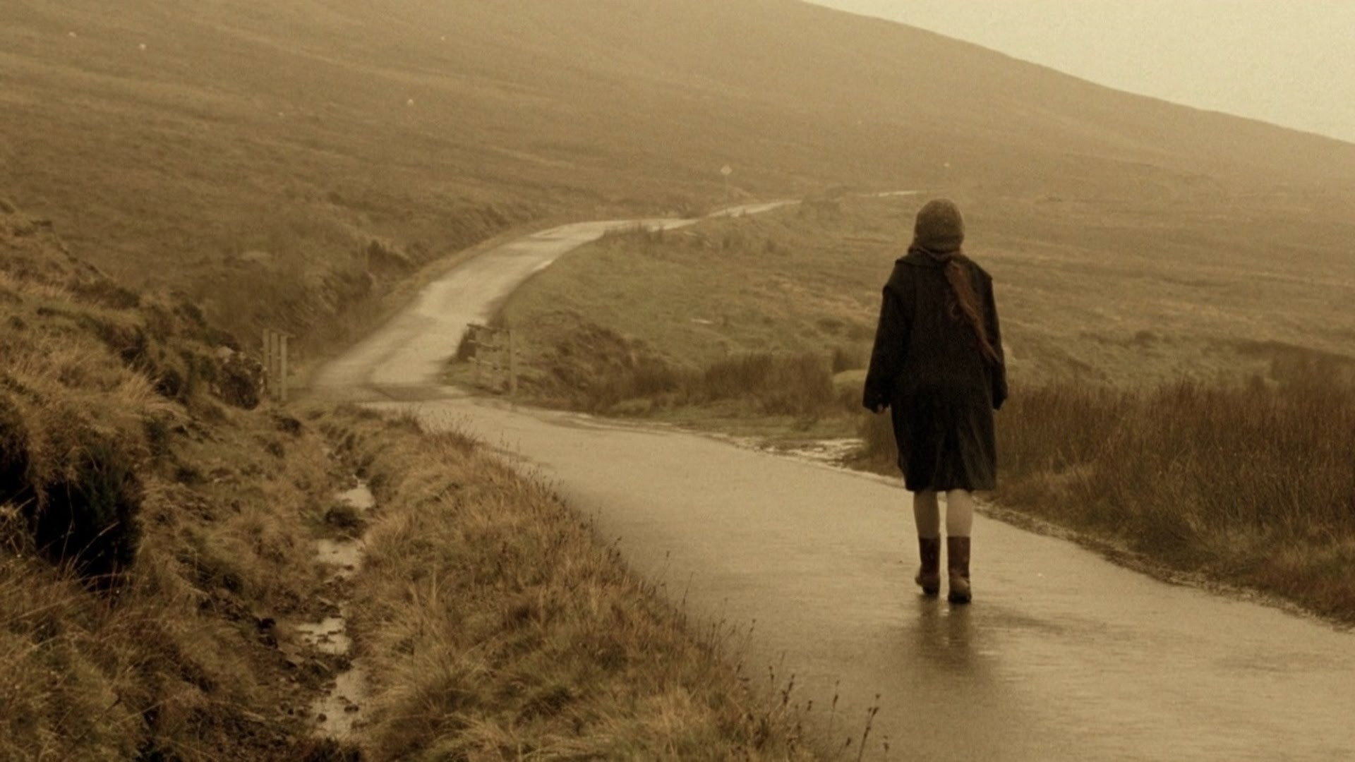 Breaking the Waves, still 2