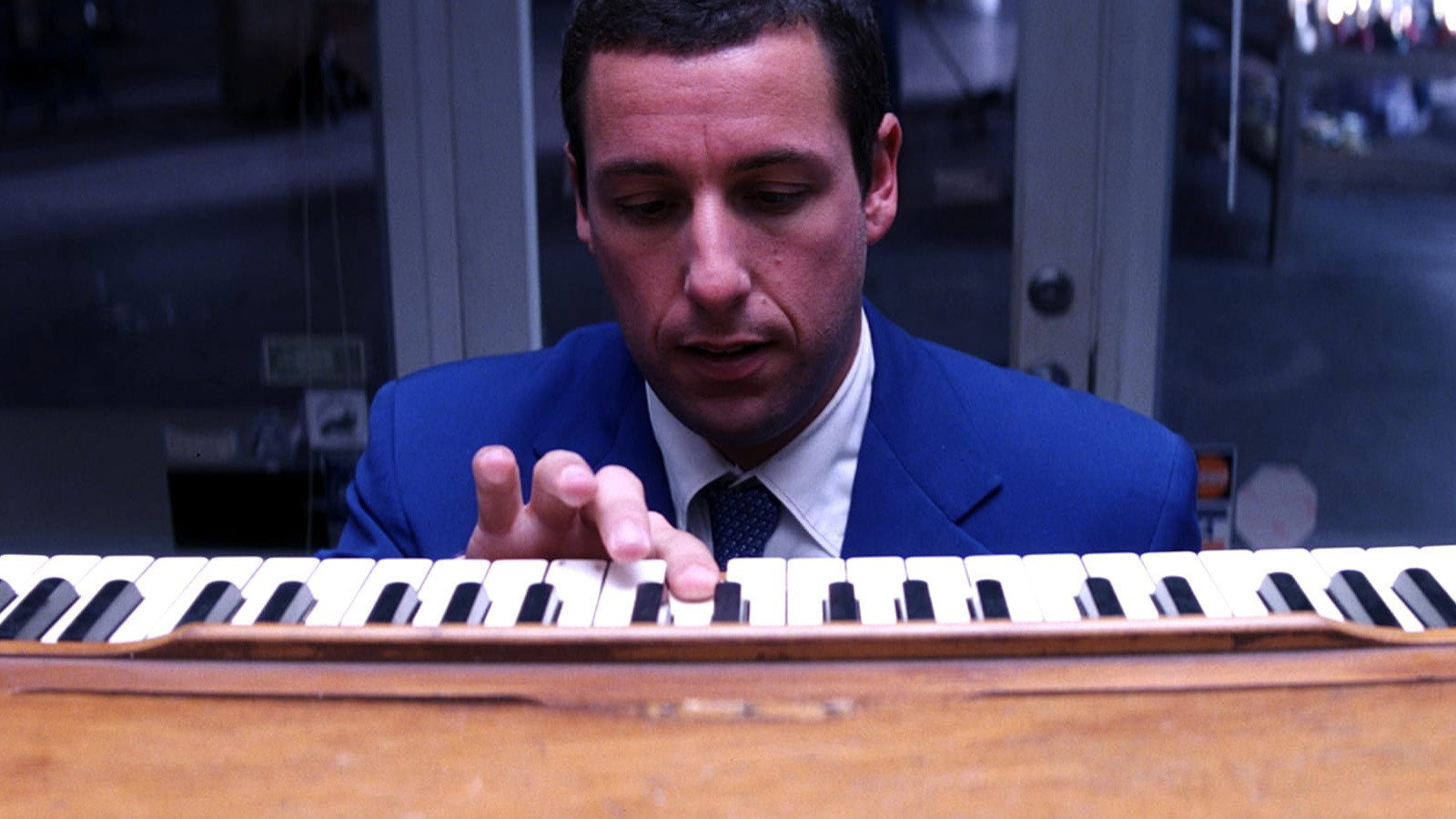 Punch-Drunk Love, still 6