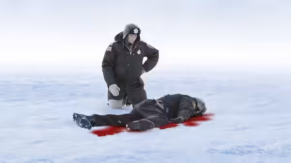 Marge Gunderson (Frances McDormand) examining a body in the snowy field
