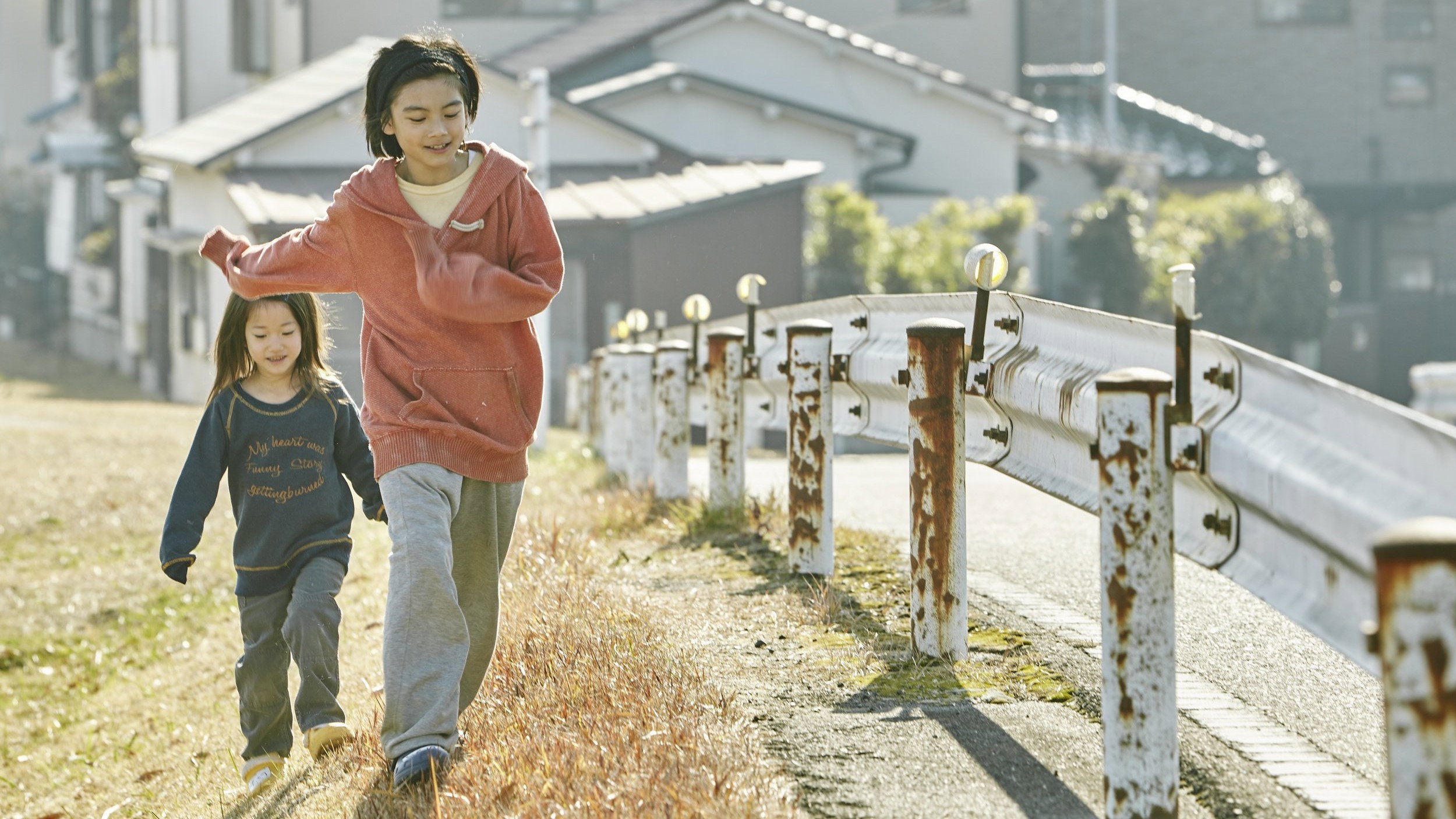 Shoplifters, still 6