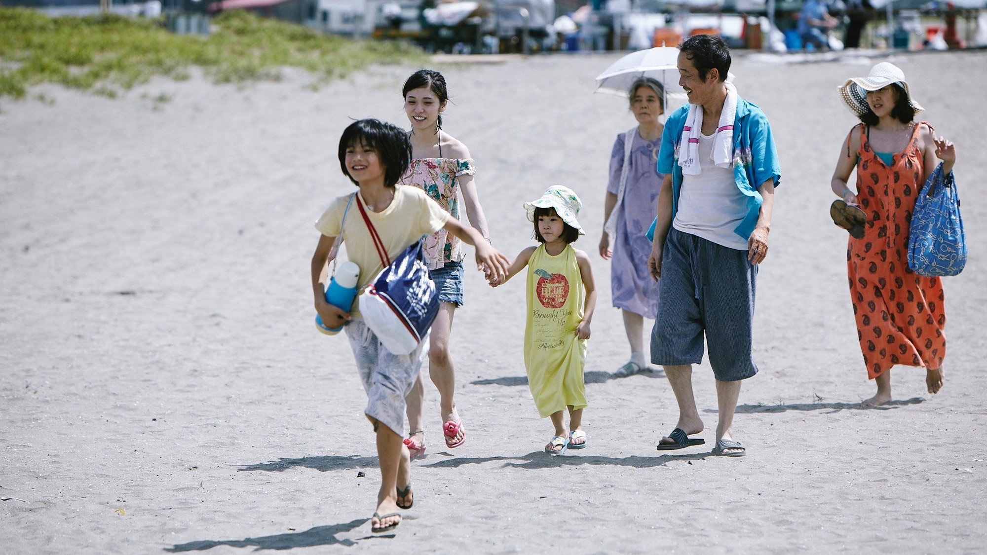 Shoplifters, still 4