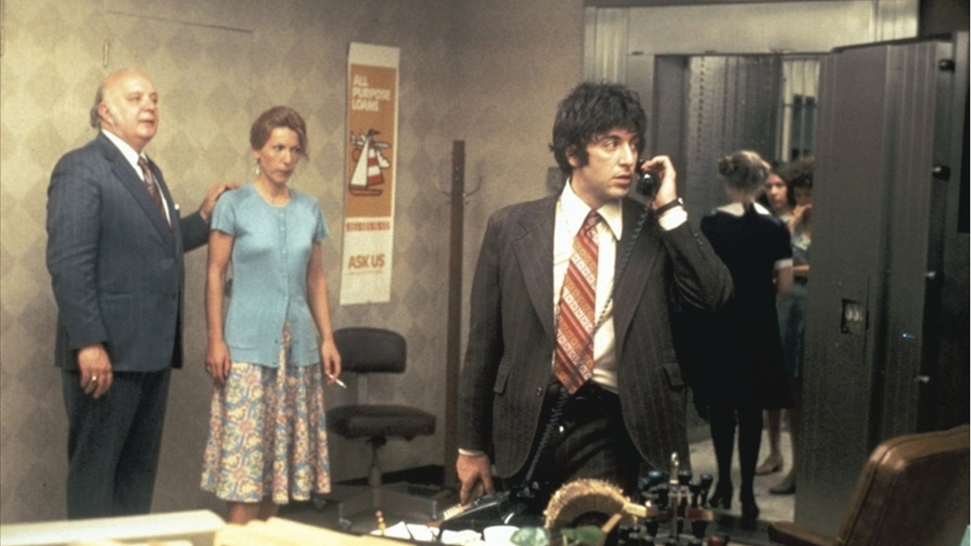 Dog Day Afternoon, still 2
