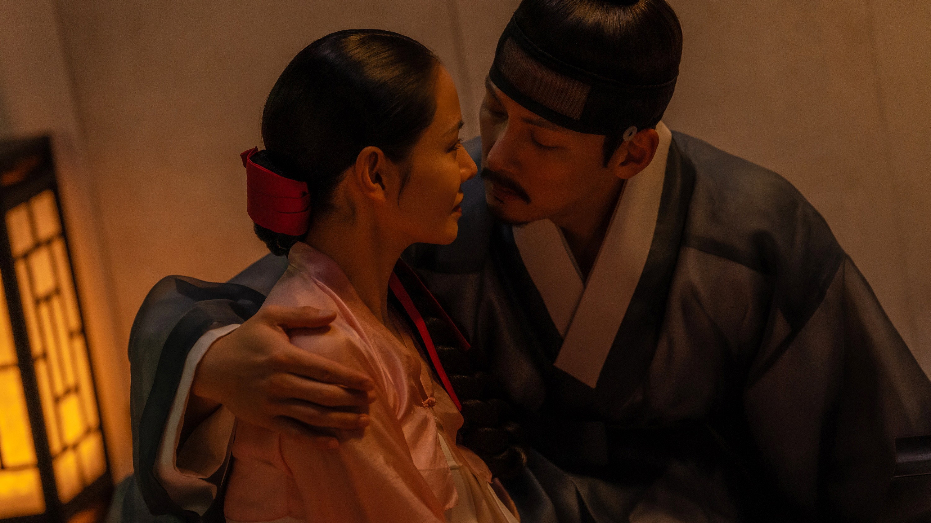 The Scandal, still 3