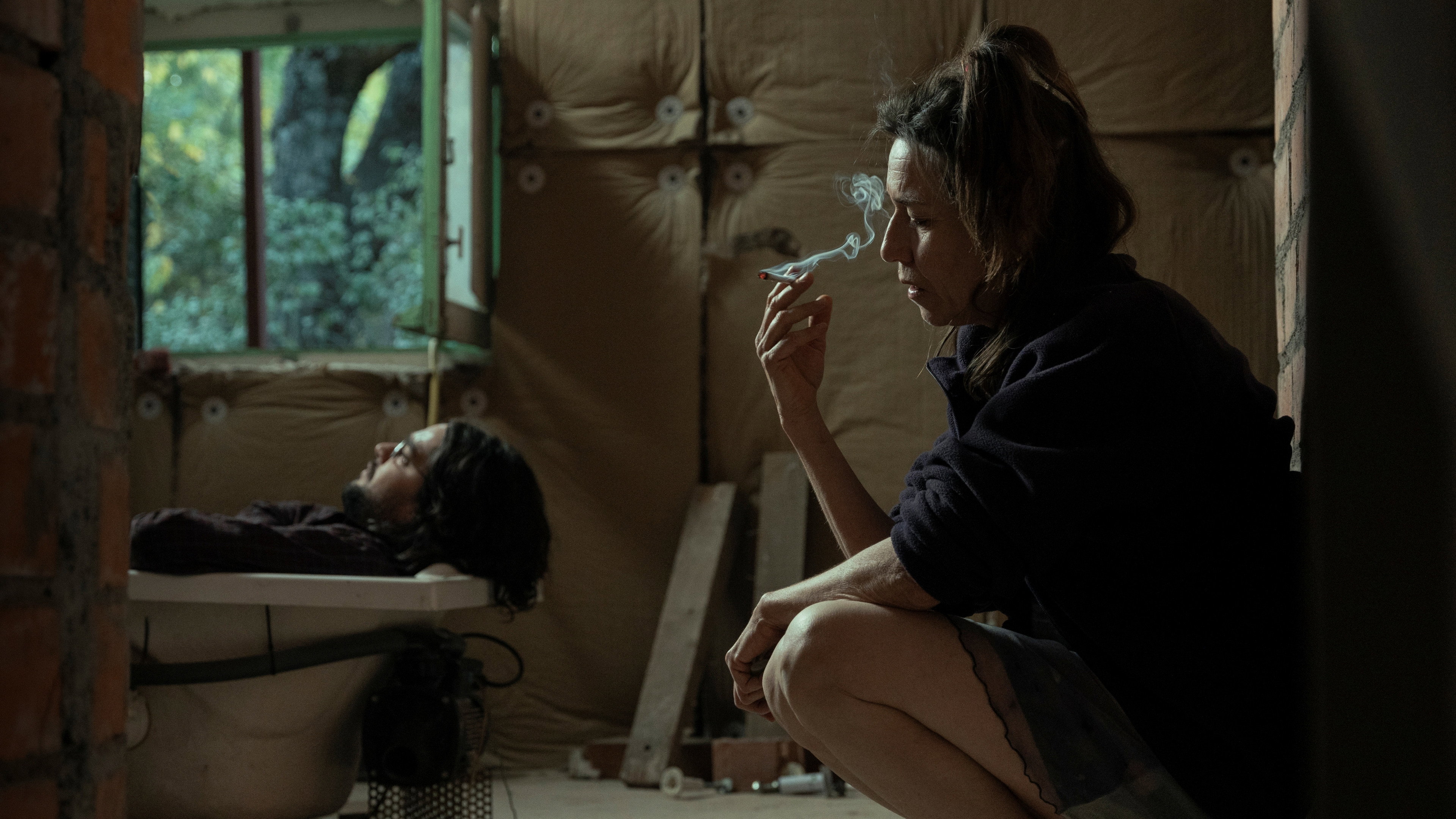 La bola negra, still 6